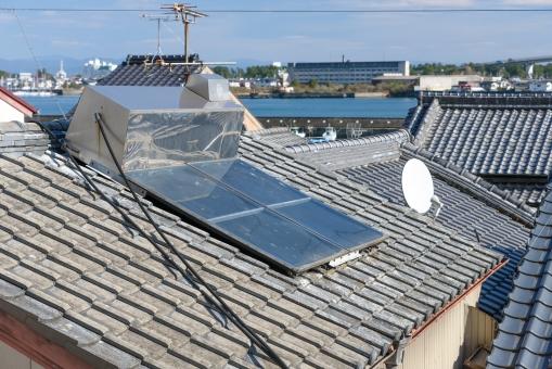 西尾市　吉良町　屋根　修理　瓦　太陽光発電　漆喰　板金　樋　葺き替え