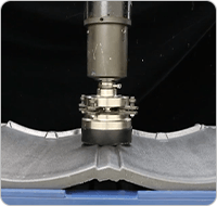 物が当たっても割れにくい