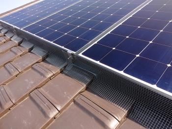 屋根　瓦　太陽光パネル　4方　ステンレス　網　取付