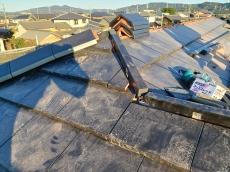 陶器瓦　桟瓦　全て　葺き　棟　工事中　棟木　腐らない　樹脂木　使用　ガイドライン工法　耐震　施工