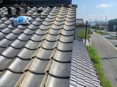 屋根　ツボ丸瓦　葺き土　全て　撤去