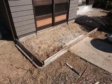 モルタル　流す　木枠　取付　左官工事