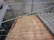 雨漏り箇所　野地　様子　一部　腐り