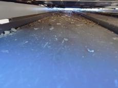 太陽光ﾊﾟﾈﾙ下　鳩　糞　大量　巣　無い