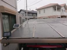 屋根上　落ちる　鳩糞　ｶｰﾎﾟｰﾄ屋根　大量