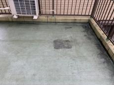 ﾍﾞﾗﾝﾀﾞ防水　中塗り　完了　ＦＲＰ