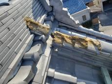 屋根　瓦　降り棟　一部　めくり　瓦　葺き土　施工中