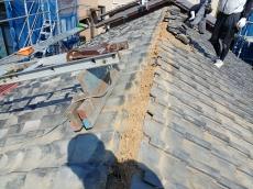 捲り工事　開始　屋根　棟瓦　撤去