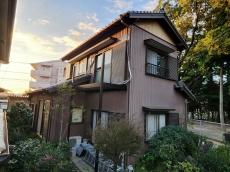 新しい　アルミバルコニー　取付中　外装リフォーム工事