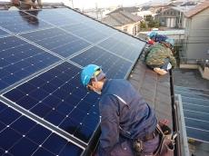 金具　ステンレス　取付後　ステンレス　網　取付中　雨樋　清掃中