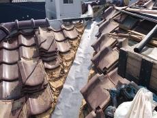 既設　谷板金　剥がし　防水ルーフィング　敷き