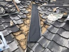 屋根　瓦　谷板金　ｽﾃﾝﾚｽ　取替え　廻り　和瓦　復旧