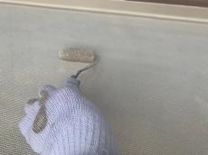 床　塗装中　下塗り　中塗り　上塗り　仕上げ　ベランダ