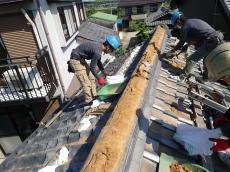 既設　屋根　棟　瓦　土　撤去