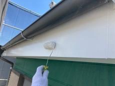 鼻隠し部　上塗り　仕上げ中　塗装