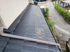 施工前　下屋根　セメント瓦　モニエル　様子
