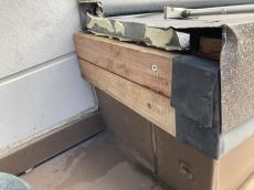 片流れ部　棟板金　被せる　木下地　取付