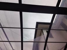 ポリカ　屋根　破損　台風　被害　災害　割れ