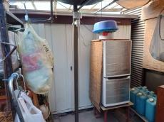物置　屋根　板金　サビ　雨漏り　新しい　製品　イナバ　取替え　予定