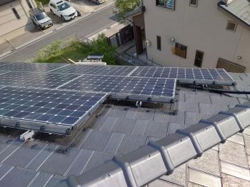 対策ネット　風　通る　太陽光ﾊﾟﾈﾙ下　熱気　逃がす