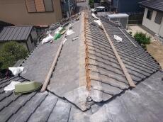 既設　屋根　棟　瓦　捲り