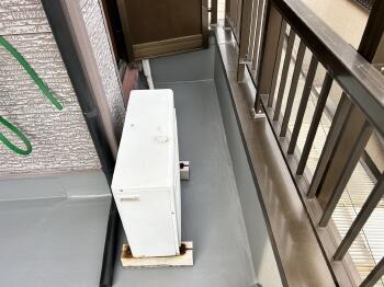 ベランダ　室外機　下　防水　施工　ＦＲＰ防水