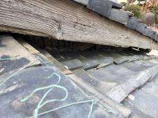 落ち屋根　壁際　雨仕舞　板金　水切　良くない
