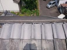 寸足らず　桟瓦　新しい　瓦　差し替え