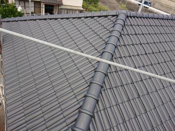 屋根葺き替え工事完了　ｻﾝﾚｲ　陶器瓦　鶴弥　建物全体　イメージ　変化