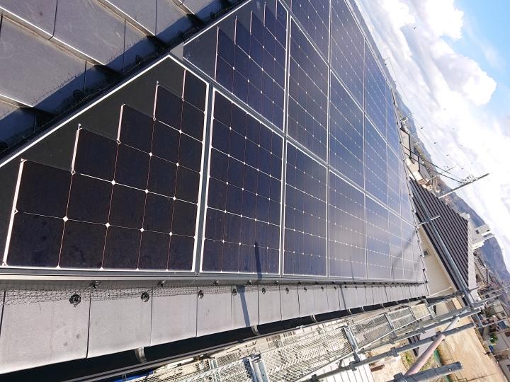 屋根　太陽光ﾊﾟﾈﾙ　鳩対策　樹脂製ﾈｯﾄ　取付