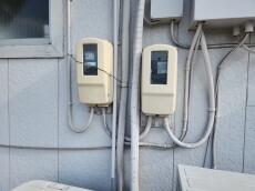 外壁　電気ﾒｰﾀｰ　背板木　腐り　塗装