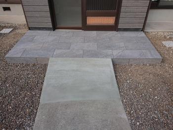 玄関タイル　貼替　完了　スロープ　作る　左官工事　