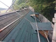 粘着　防水　ﾙｰﾌｨﾝｸﾞ　貼り　雨漏り　しない　屋根　板金カバー工法