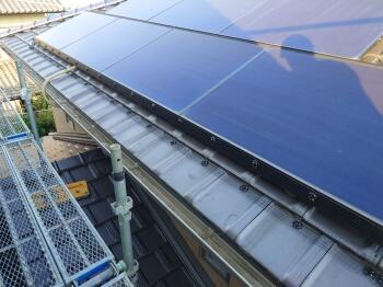 樹脂製ﾈｯﾄ　取付　太陽光ﾊﾟﾈﾙ　完了