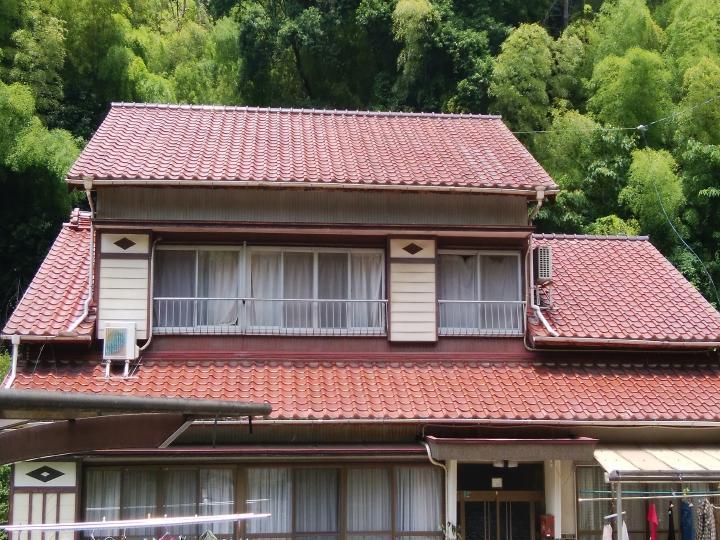 西尾市　吉良町　一色町　幡豆　屋根　瓦　修理　葺き替え　板金　樋　漆喰　太陽光発電　鳩　ｶﾗｰﾍﾞｽﾄ　塗装　カバー工法　豊田市