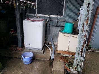 倉庫　屋外　洗濯機　基礎　施工　完了　水道　流し台　配管　施工　完了　西尾市
