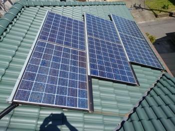 太陽光パネル　架台　金具　塗装　完了