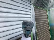 雨戸　吹付塗装　仕上げ中