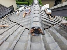棟止まり部　漆喰　仕上げ　板金　蓋　雨仕舞　耐久性　強い