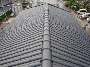 屋根葺き替え工事完了　ｻﾝﾚｲ　陶器瓦　鶴弥　強風地域　棟瓦　ビス2本固定