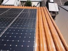 屋根上　太陽光パネル　施工前　様子
