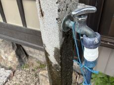 立水栓　古い　水漏れ　水道　屋外