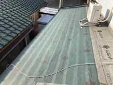 防水粘着ルーフィング　貼り　雨漏り　しない