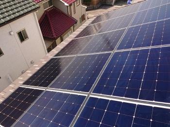屋根　太陽光パネル　キレイ　清掃　発電効率　良い