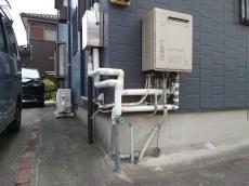 太陽熱温水器　給湯器　配管　切り離し　給排水　しっかり　施工　予定