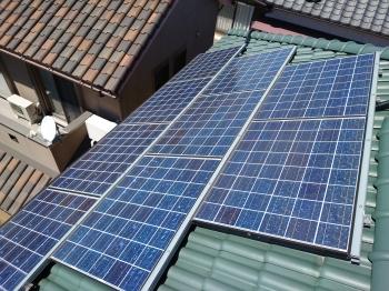 太陽光パネル　架台　塗装　完了