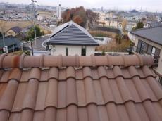 施工前様子　屋根　棟瓦　応急処置後写真　棟止まり瓦　落ちそう