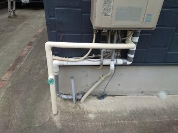 給湯器　廻り　配管　切り離し　給排水　施工　完了