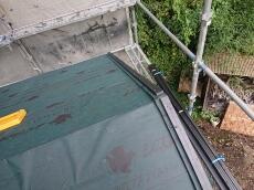 ケラバ部　下地　取付　腐らない　樹脂木　下地　使用　屋根　板金カバー工法