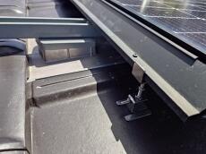 太陽光ﾊﾟﾈﾙ　上側　ステンレス金具　取付　屋根